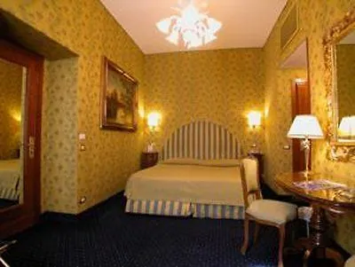 فندق Scalinata Di Piazza Di Spagna 3*